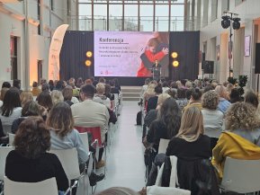 „Dziecko w kryzysie więzi. Neurobiologiczne skutki traumy i znaczenie relacji”