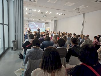 Zdjęcie przedstawia uczestników Debaty
