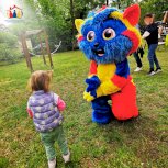 Powiększ obraz: Dzieci na pikniku